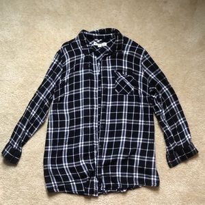 Tunic-length long sleeve button up shirt
